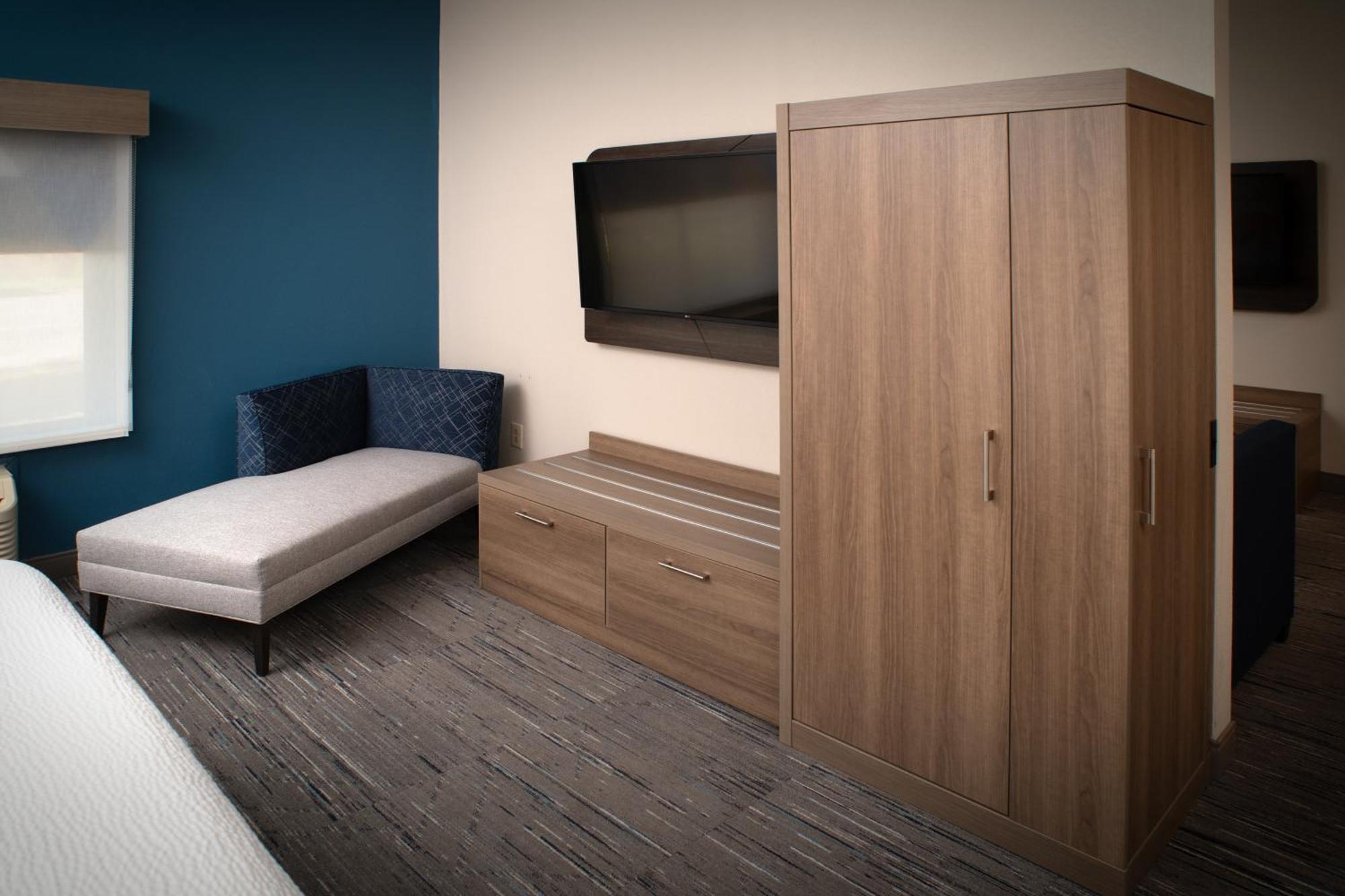 Holiday Inn Express & Suites Fairmont By Ihg Zewnętrze zdjęcie