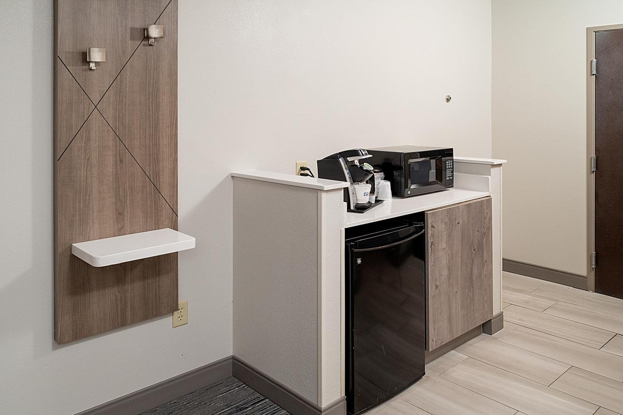 Holiday Inn Express & Suites Fairmont By Ihg Zewnętrze zdjęcie