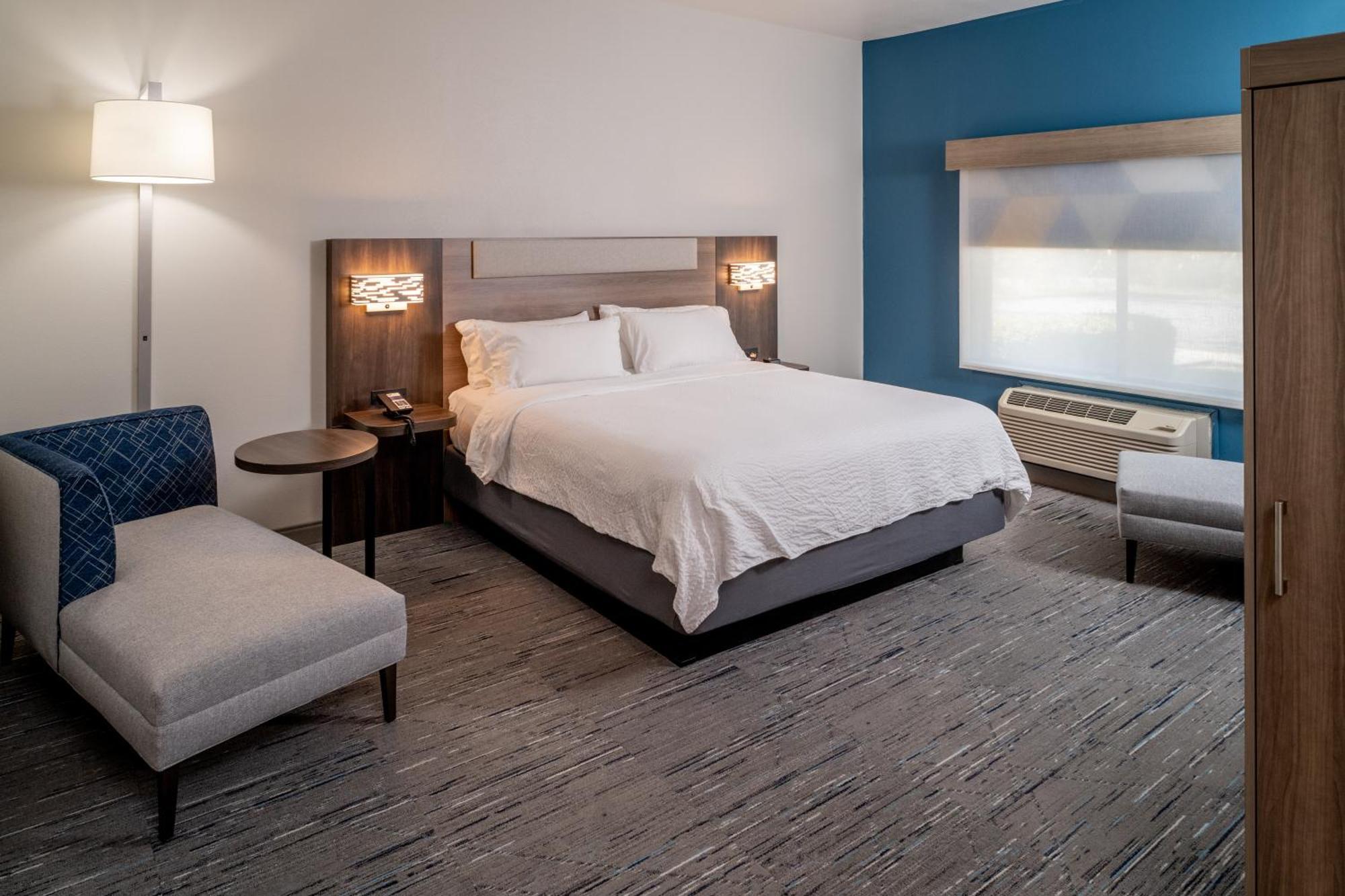 Holiday Inn Express & Suites Fairmont By Ihg Zewnętrze zdjęcie