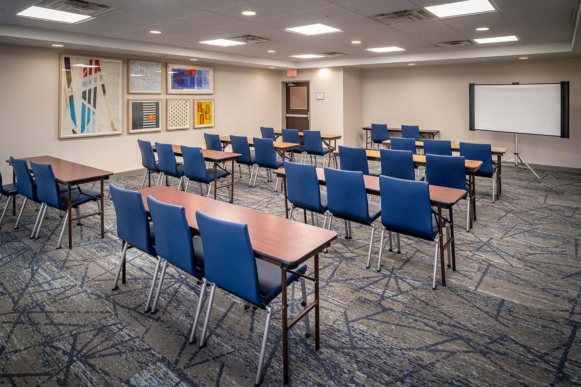 Holiday Inn Express & Suites Fairmont By Ihg Zewnętrze zdjęcie