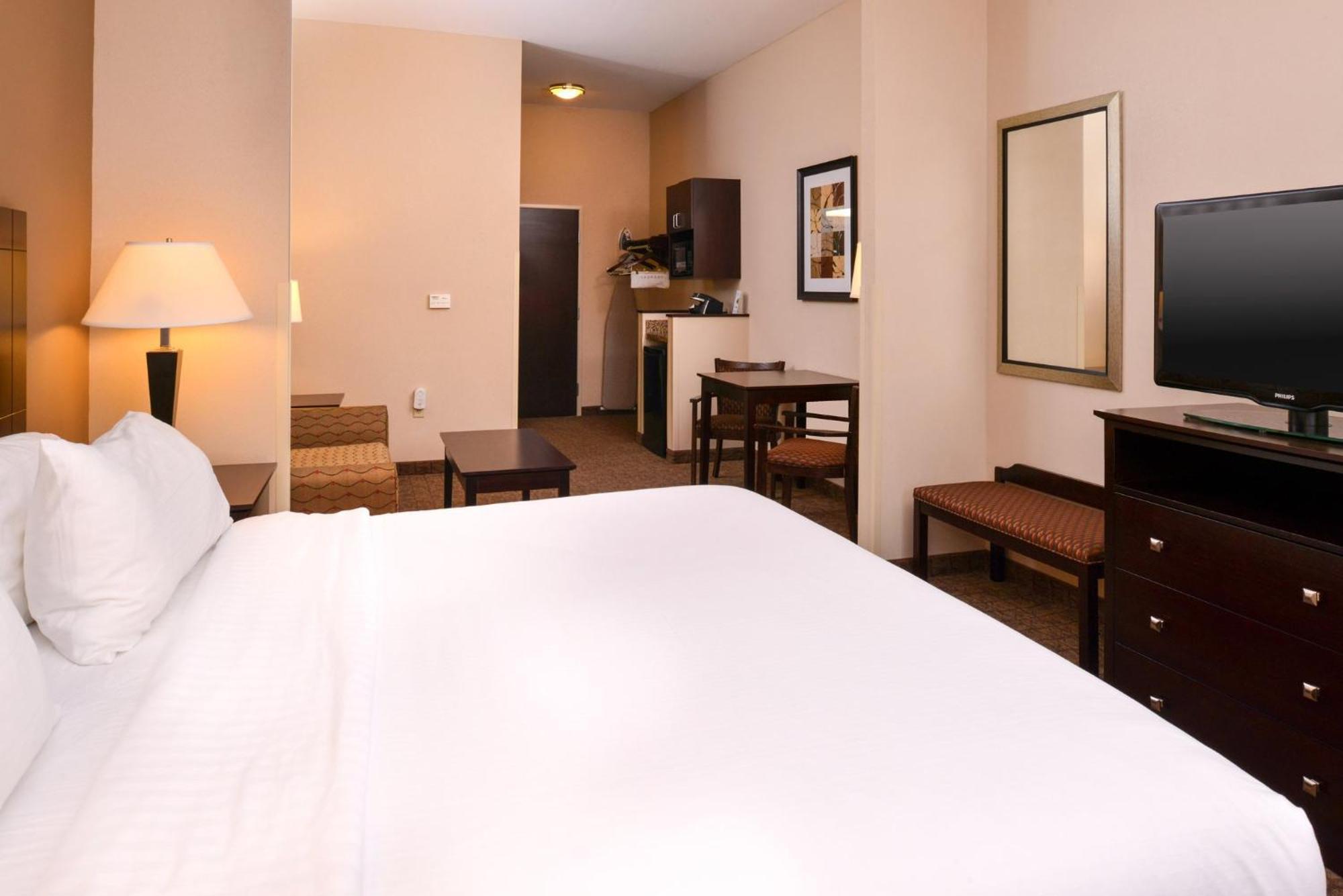 Holiday Inn Express & Suites Fairmont By Ihg Zewnętrze zdjęcie