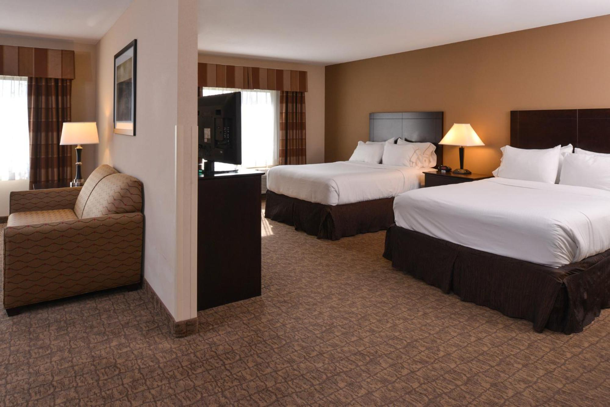 Holiday Inn Express & Suites Fairmont By Ihg Zewnętrze zdjęcie