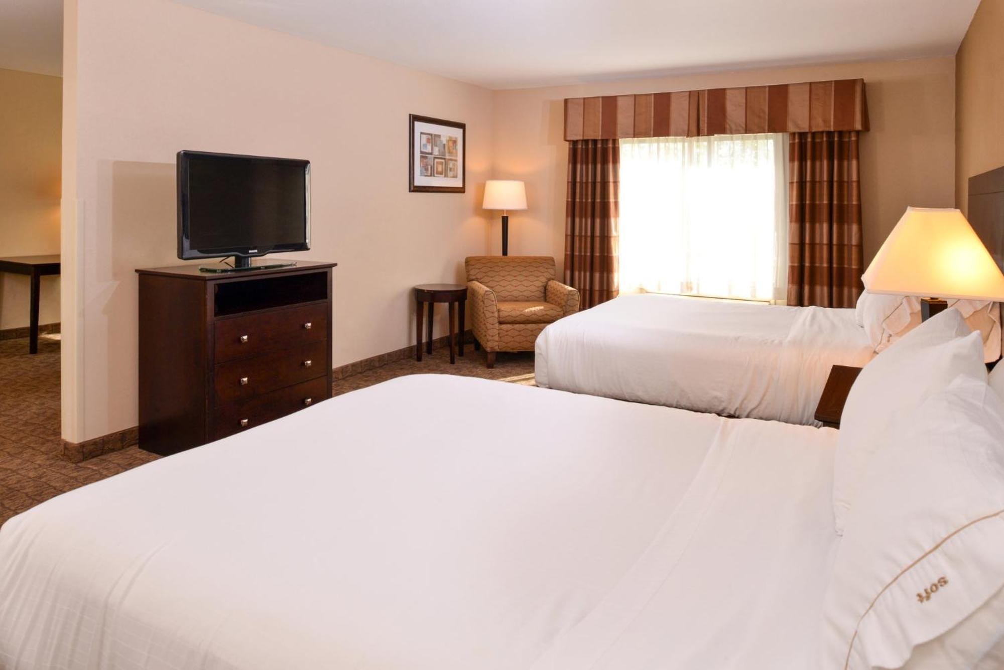 Holiday Inn Express & Suites Fairmont By Ihg Zewnętrze zdjęcie