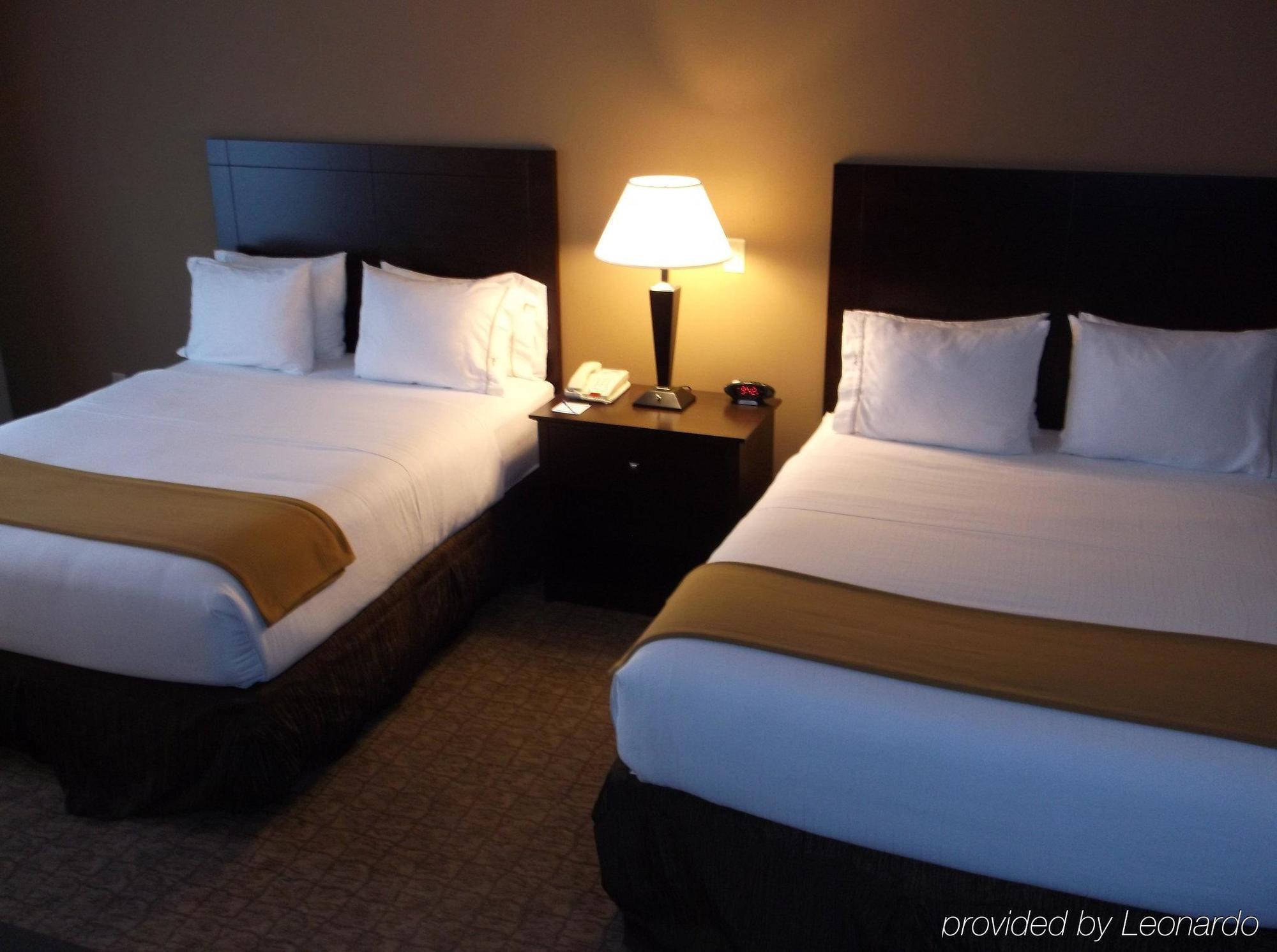 Holiday Inn Express & Suites Fairmont By Ihg Zewnętrze zdjęcie